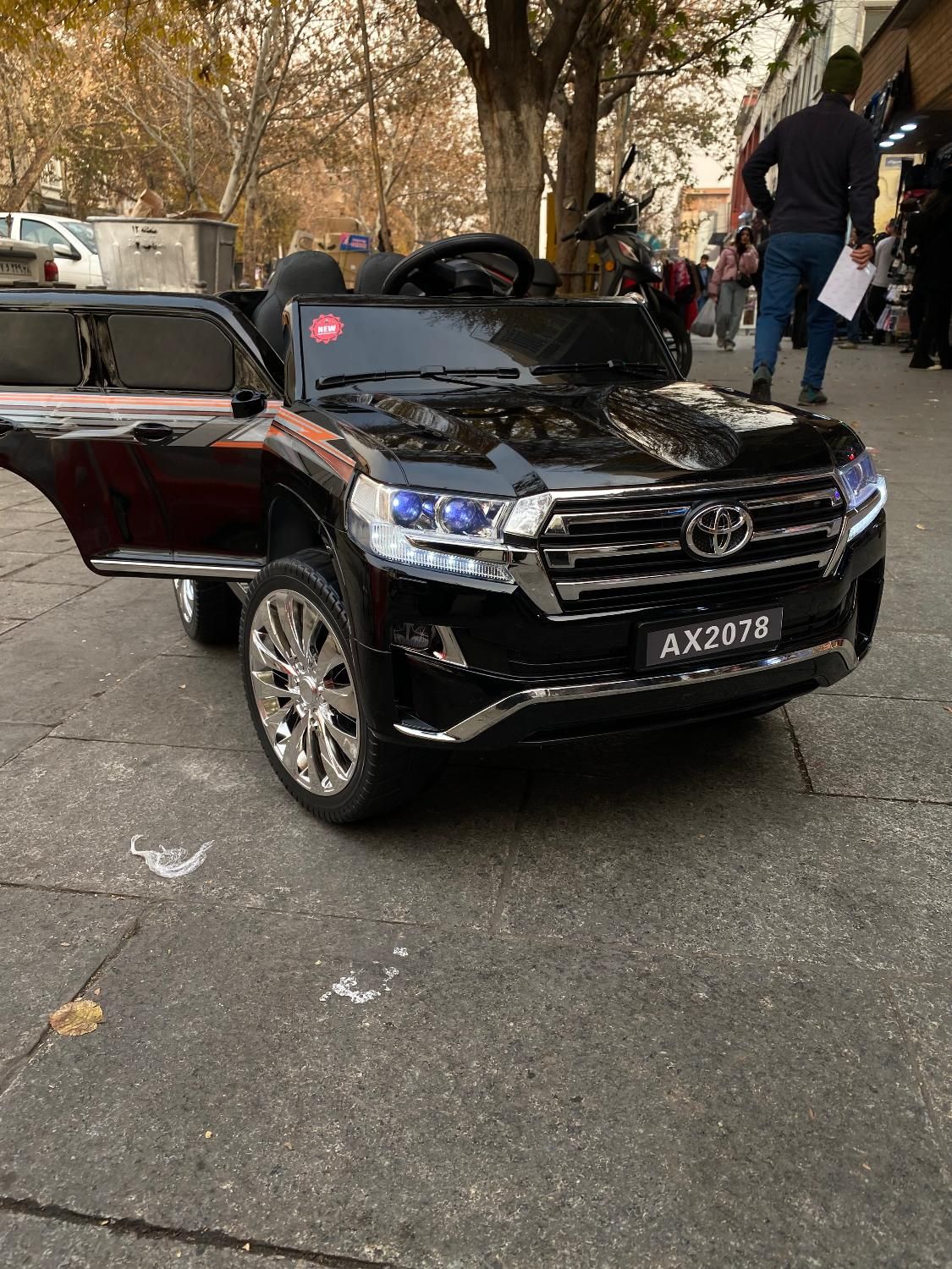 ماشین شارژی لندکروز۵موتور تا۹سالگی باگارانتی یکسال|اسباببازی بچه|تهران, سیروس|دیوار