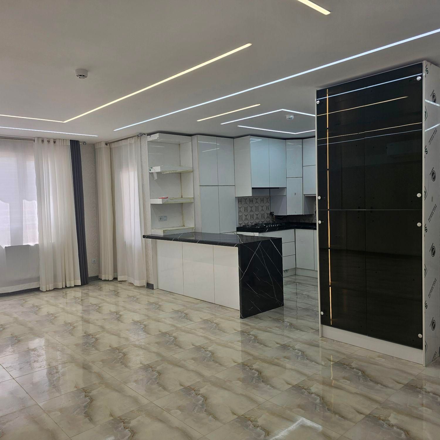 دو خوابه نوساز بدون یک ریال هزینه خیابان حراف|فروش آپارتمان|شیراز, لاله|دیوار