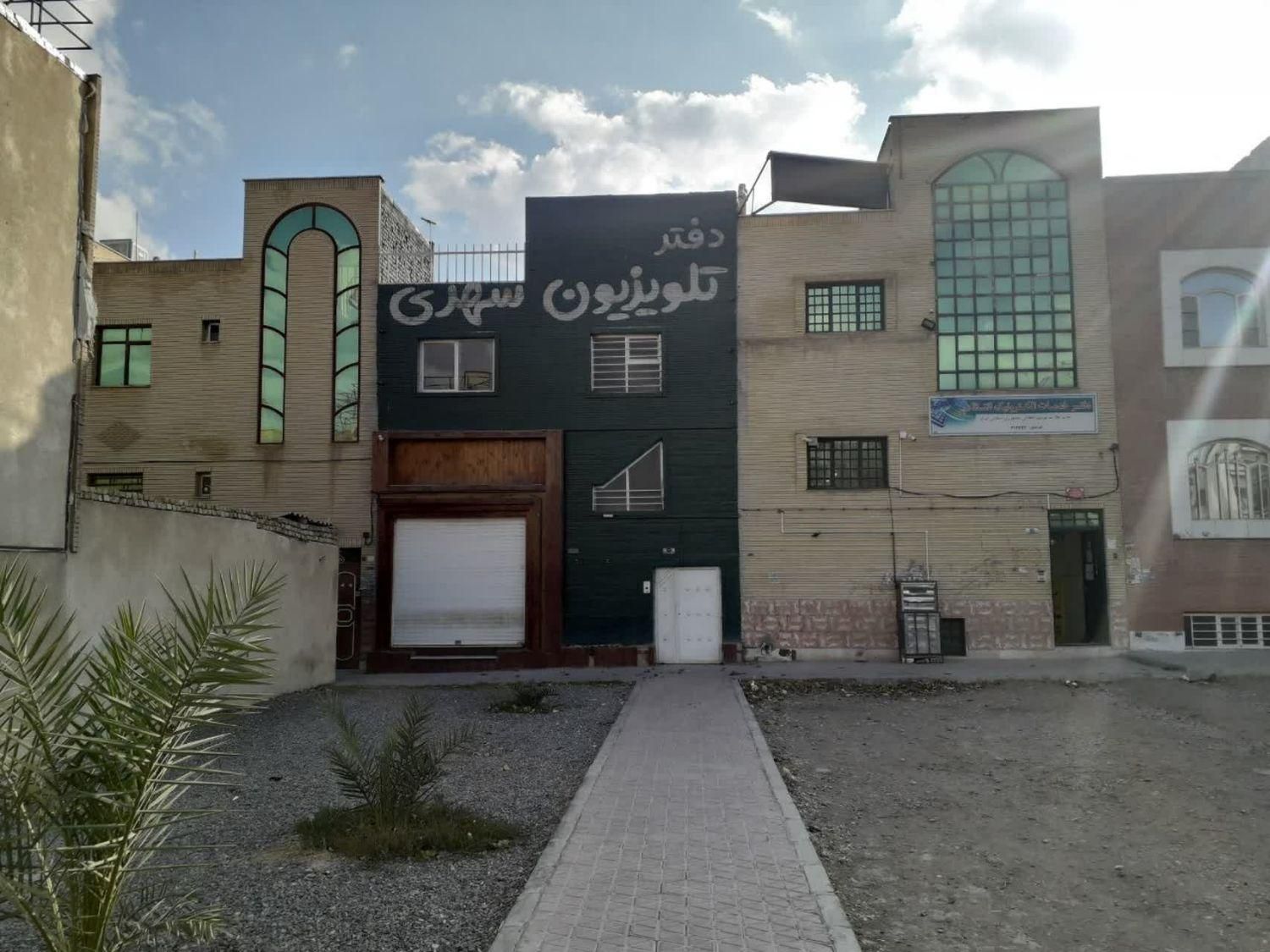 اجاره ملک تجاری جنب خیابان اصلی مطهری مجاورپلیس+۱۰|اجارهٔ دفتر کار، اتاق اداری، مطب|فولادشهر, B4|دیوار