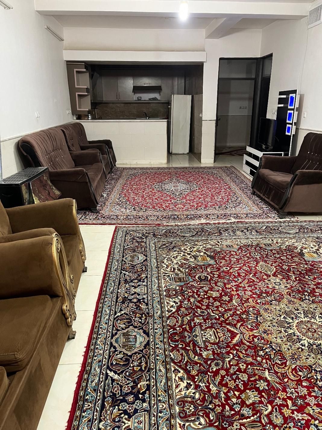 اجاره روزانه ویلایی مرکزشهر دربست|اجارهٔ کوتاه‌مدت آپارتمان و سوئیت|ساوه, |دیوار