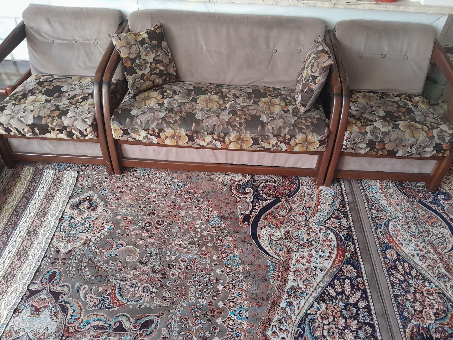 یک دست مبل راحتی|مبلمان خانگی و میز عسلی|اصفهان, کردآباد|دیوار