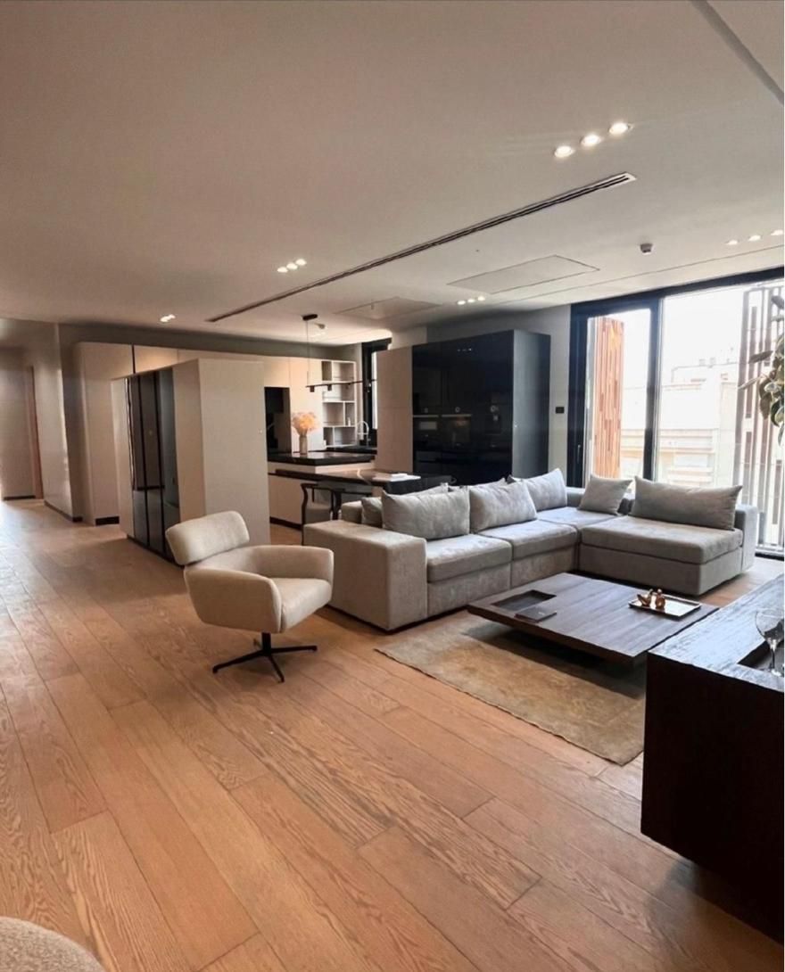 سعادت اباد ۱۴۴ متر غربیها ۲۴متری