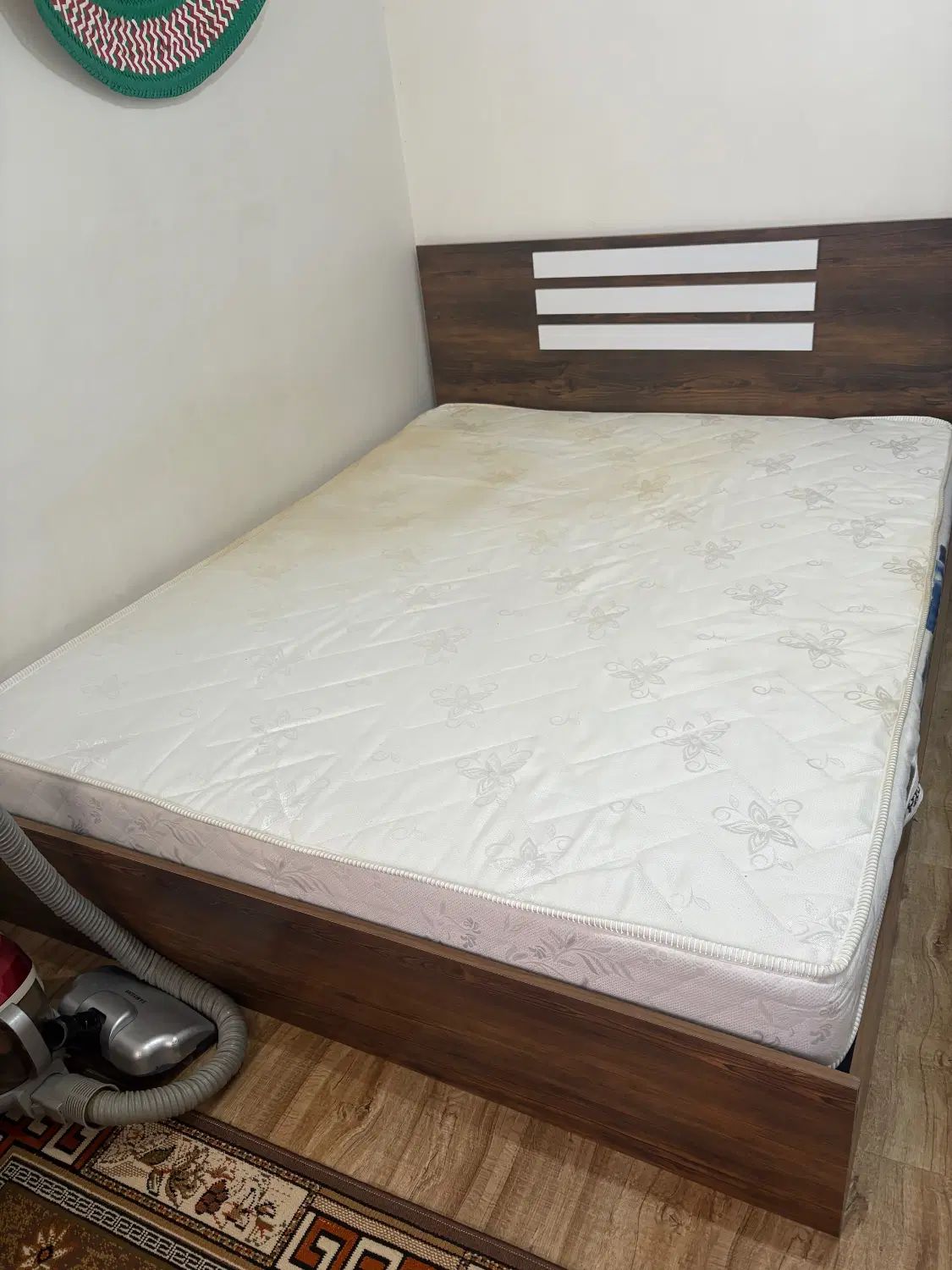 تشک و تخت|تشک تختخواب|رشت, دروازه لاکان|دیوار
