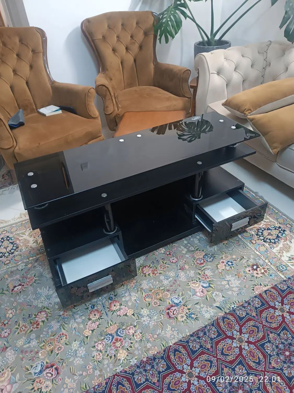 میز تلوزیون چرخ دار MDF شیشه‌ای (مناسب تا 50 اینچ)|میز تلویزیون|مشهد, آبکوه|دیوار