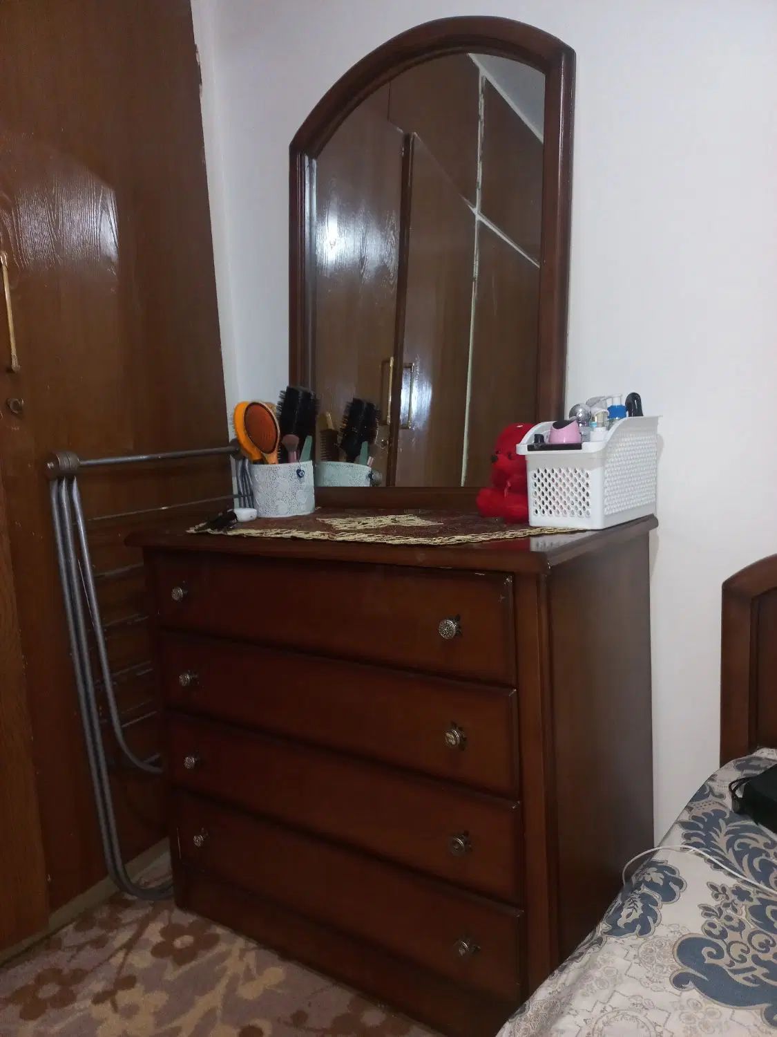 حراج لوازم منزل ب علت مهاجرت تخت دراور پاتختی فوری|یخچال و فریزر|تهران, خواجه نصیر طوسی|دیوار