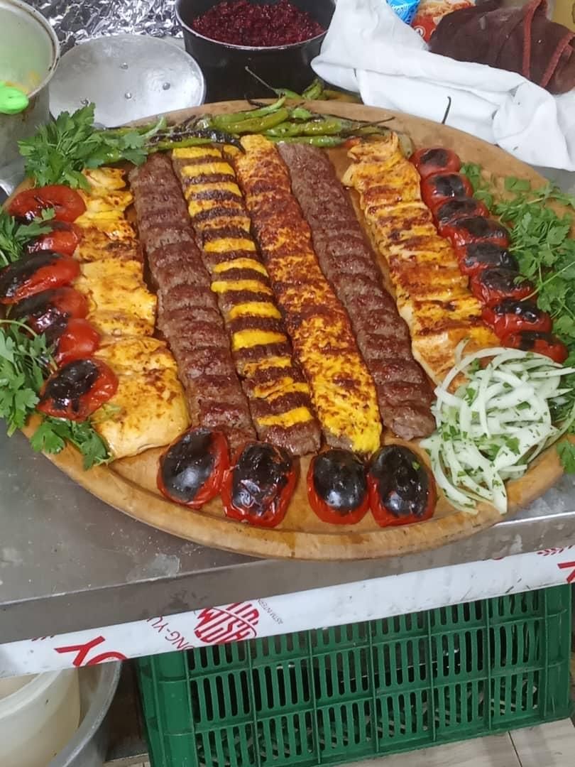 استخدام آشپز و کمک آشپز و کارگر ساده با جای خواب|استخدام خدمات فروشگاه و رستوران|تهران, افسریه جنوبی|دیوار
