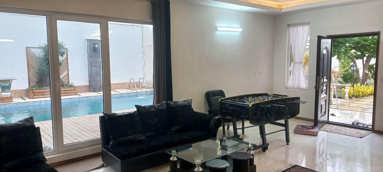 اجاره ویلا با استخر سرپوشیده|اجارهٔ کوتاه‌مدت ویلا و باغ|هشتگرد, تهران دشت|دیوار