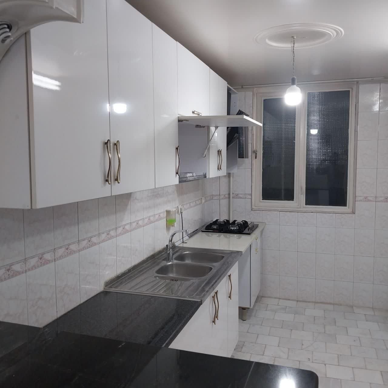 اجاره آپارتمان۴۱متری۱خوابه طبقه۳جنب مجتمع ایرانیت|اجارهٔ آپارتمان|ری, سرتخت|دیوار