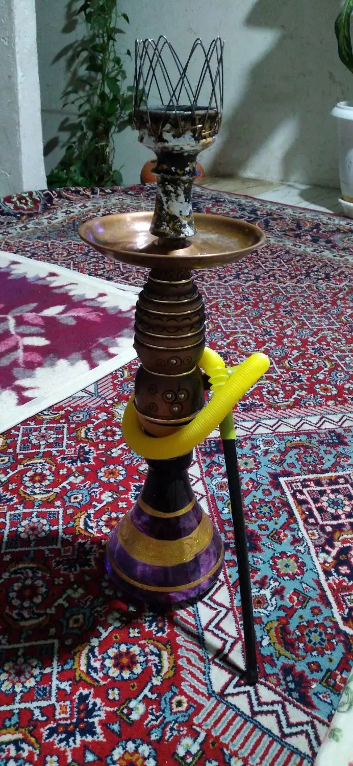 یک عدد قلیون چوب گردو سالم و تمیز|صنایع دستی و سایر لوازم تزئینی|اصفهان, مولوی|دیوار