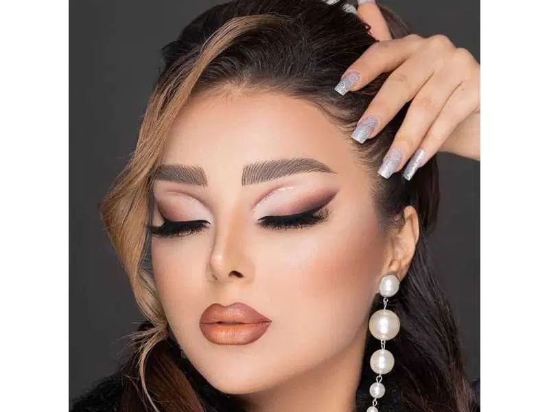 آرایش تخصصی رایگان و میکرو و... با معرفی مشتری|خدمات آرایشگری و زیبایی|اردبیل, |دیوار