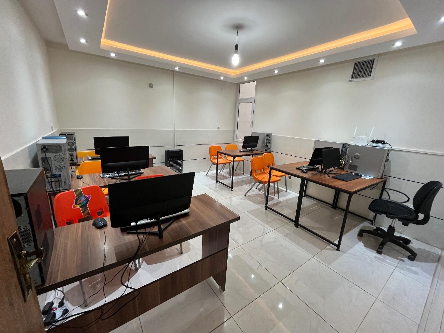 آموزش کامپیوتر حسابداری برنامه نویسی گرافیک فارکس|خدمات آموزشی|بروجرد, |دیوار