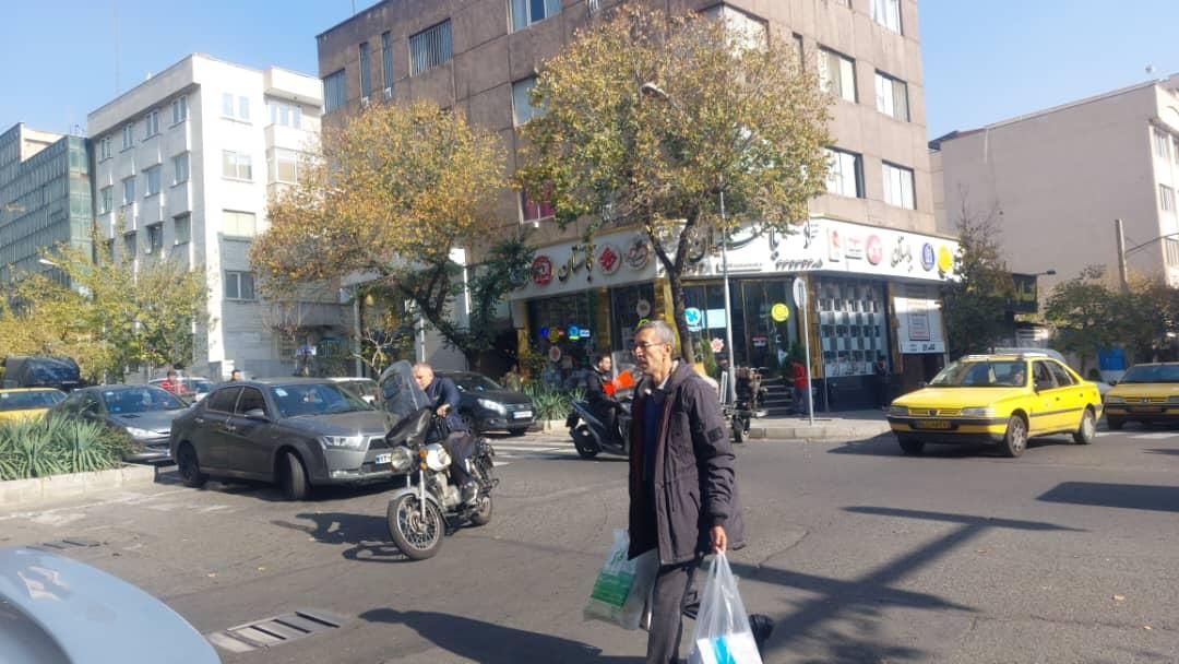 انقلاب مغازه ۳ نبش ۱۰۵ متر ملکیت سرقفلی|فروش مغازه و غرفه|تهران, میدان انقلاب|دیوار