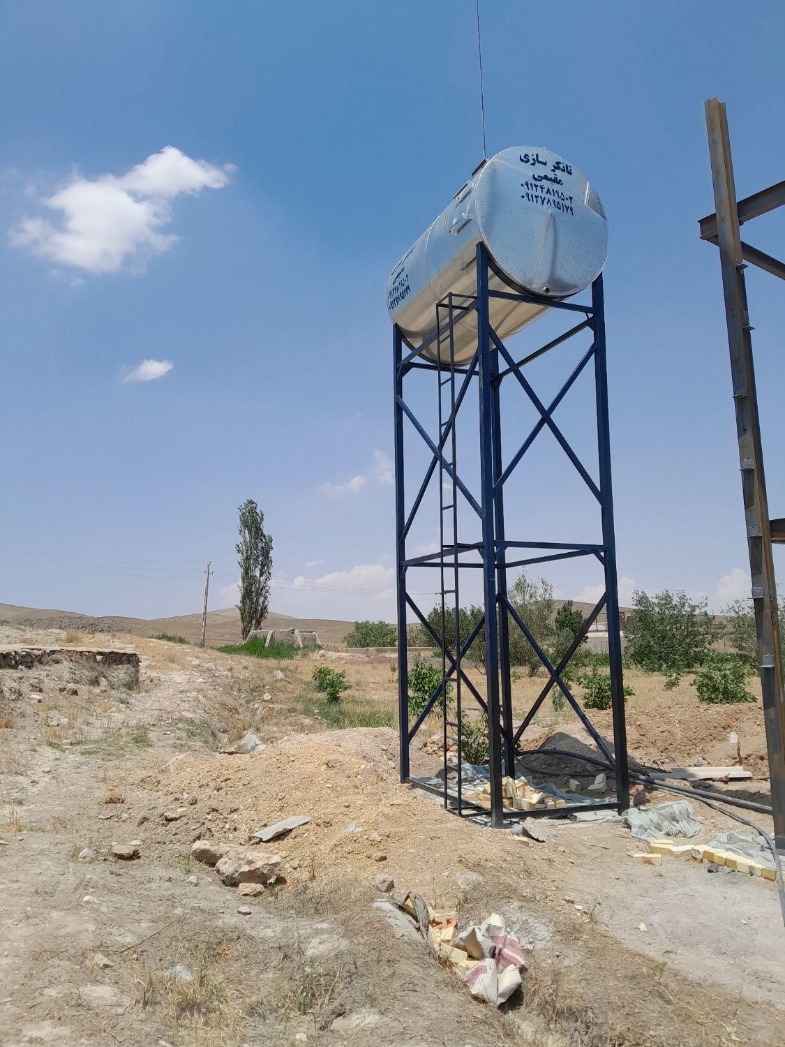 جوشکاری و نصب درب و پایه تانکر در باغ با موتور برق|خدمات پیشه و مهارت|قزوین, |دیوار