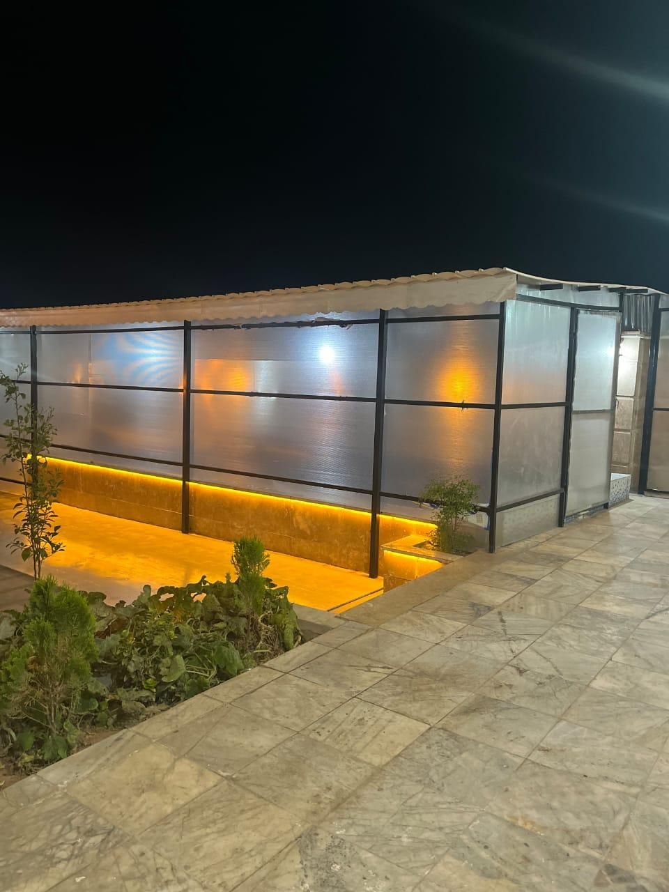 باغ ویلا با استخر آبگرم سرپوشیده|اجارهٔ کوتاهمدت ویلا و باغ|کرمان, |دیوار