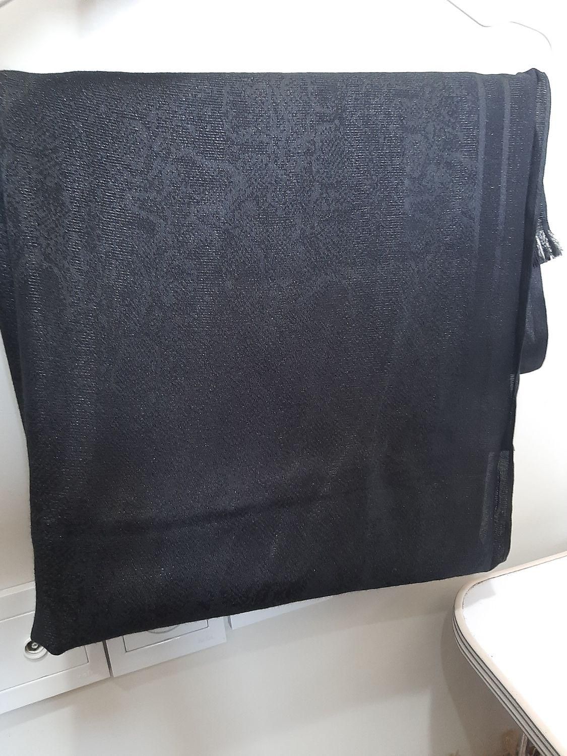 دوعدد شال مجلسی کاملا مشکی شاین دار و لبه نگینی|لباس|قرچک, محمد آباد|دیوار