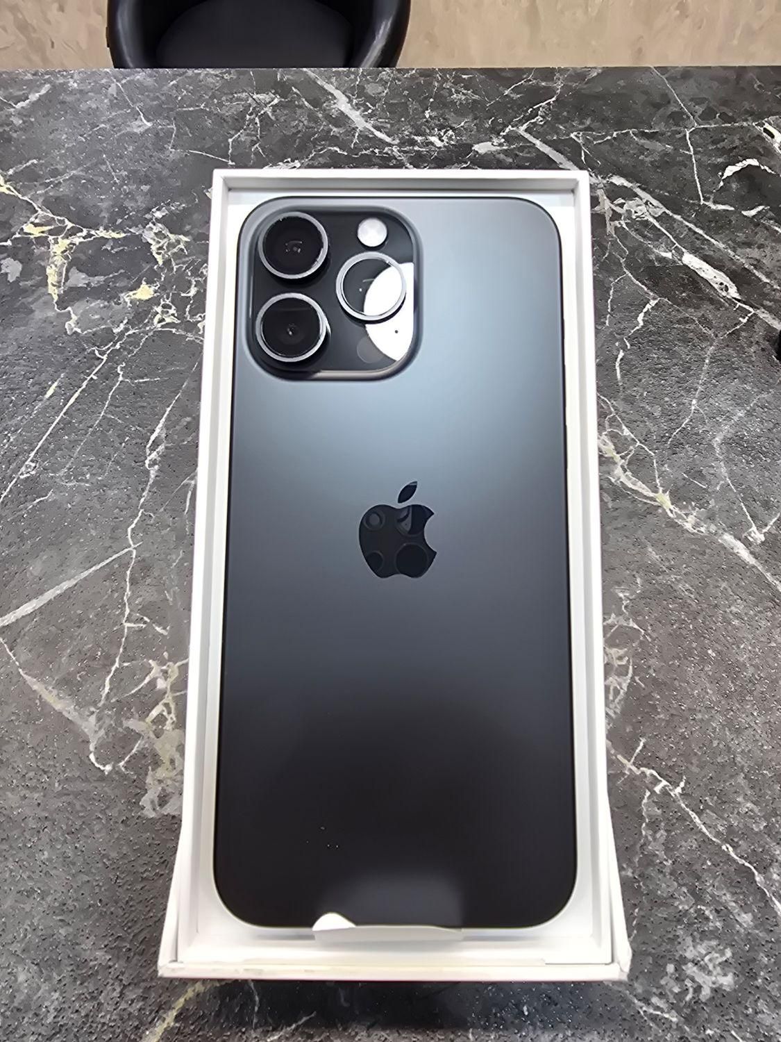 اپل iPhone 15 Pro Max با حافظهٔ ۲۵۶ گیگابایت مشکی|موبایل|اصفهان, جلفا|دیوار