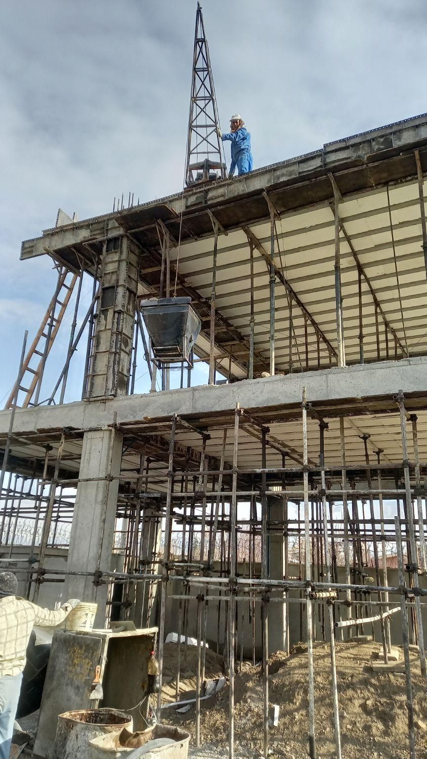 بتن ریزی دستی|خدمات پیشه و مهارت|کرج, کمالشهر|دیوار