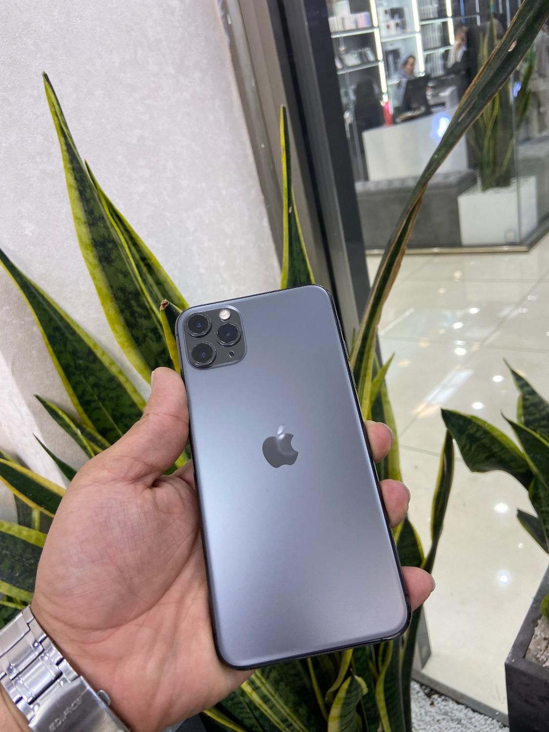 iPhone ۱۱ پرومکس بدون خط و خش اقساط|موبایل|اصفهان, احمدآباد|دیوار