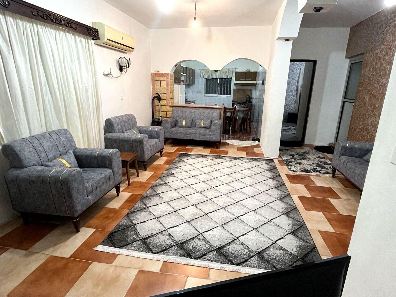 یه خواب تمیز حیاط دار نزدیک برج|اجارهٔ کوتاه‌مدت آپارتمان و سوئیت|سلمان‌شهر, |دیوار