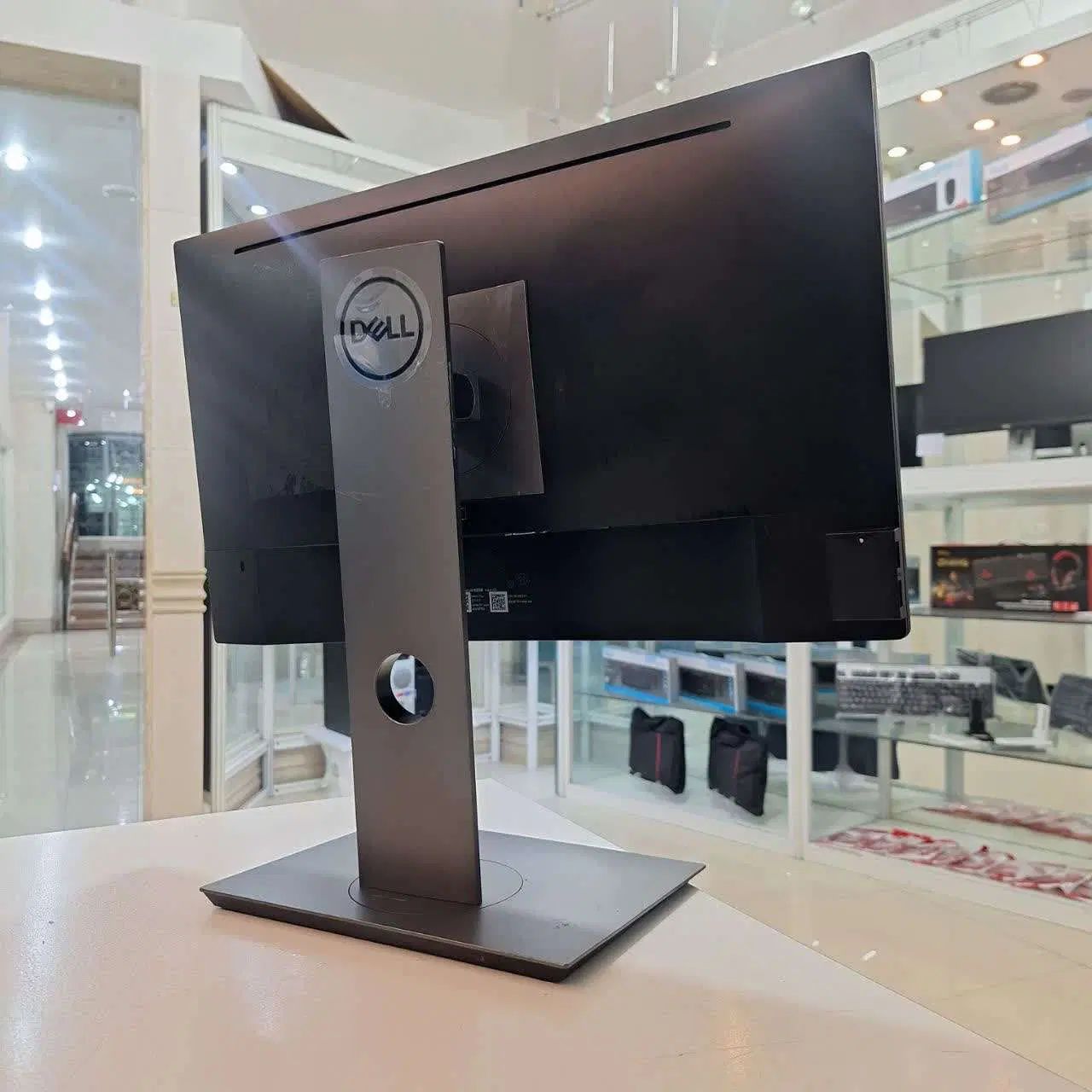 مانیتورDell P2217 با پورت HDMI همراه با گارانتی|قطعات و لوازم جانبی رایانه|اصفهان, نقش جهان|دیوار
