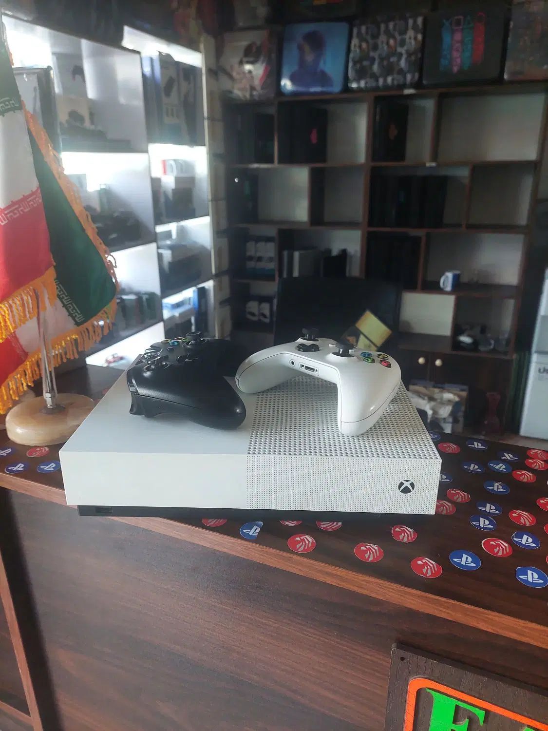 xbox one s 1tایکس باکس وان اس یکترابایت|کنسول، بازی ویدئویی و آنلاین|تهران, دولتخواه جنوبی|دیوار
