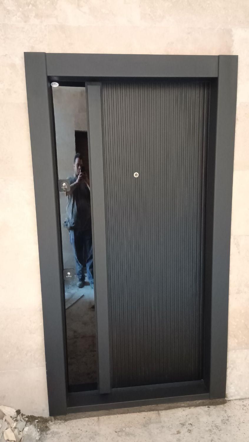 نصب / نصاب درب ضدسرقت در چوبی اتاق|خدمات پیشه و مهارت|بندرعباس, |دیوار