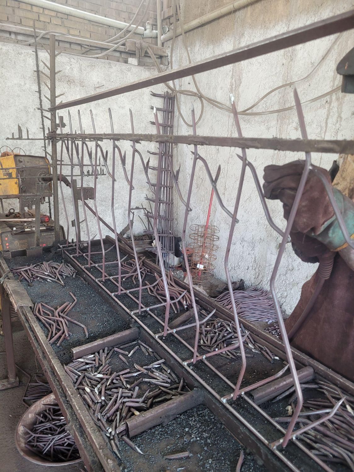 به ۲ نفر جوشکار حفاظ شاخ گوزنی نیازمندیم|استخدام معماری، عمران و ساختمانی|گلستان (تهران), |دیوار