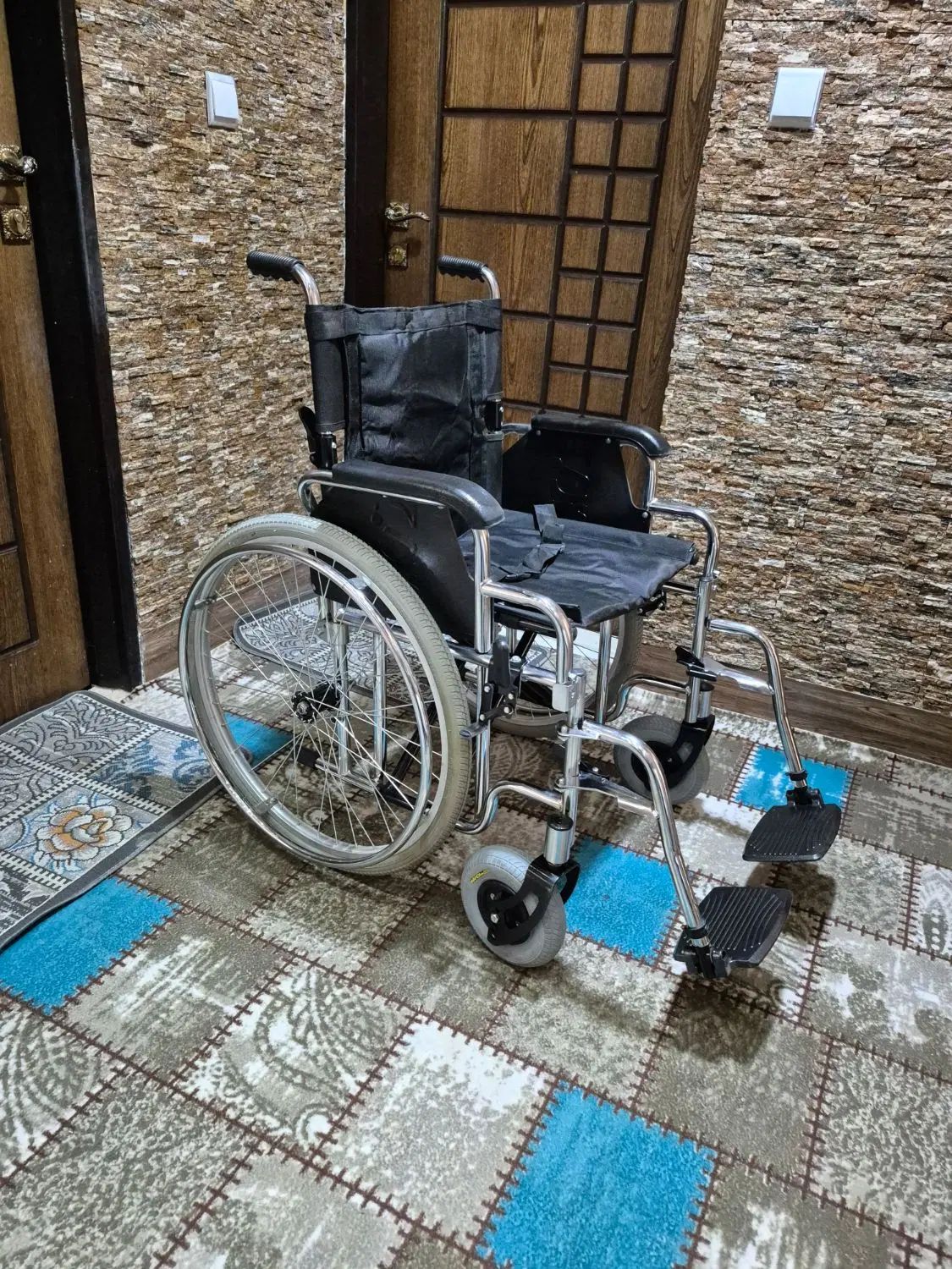 ویلچر فول حرفه ای چهار چرخ بادی پیمی کمر شکن دار|آرایشی، بهداشتی، درمانی|شاهین‌شهر, بنیاد ازدواج|دیوار