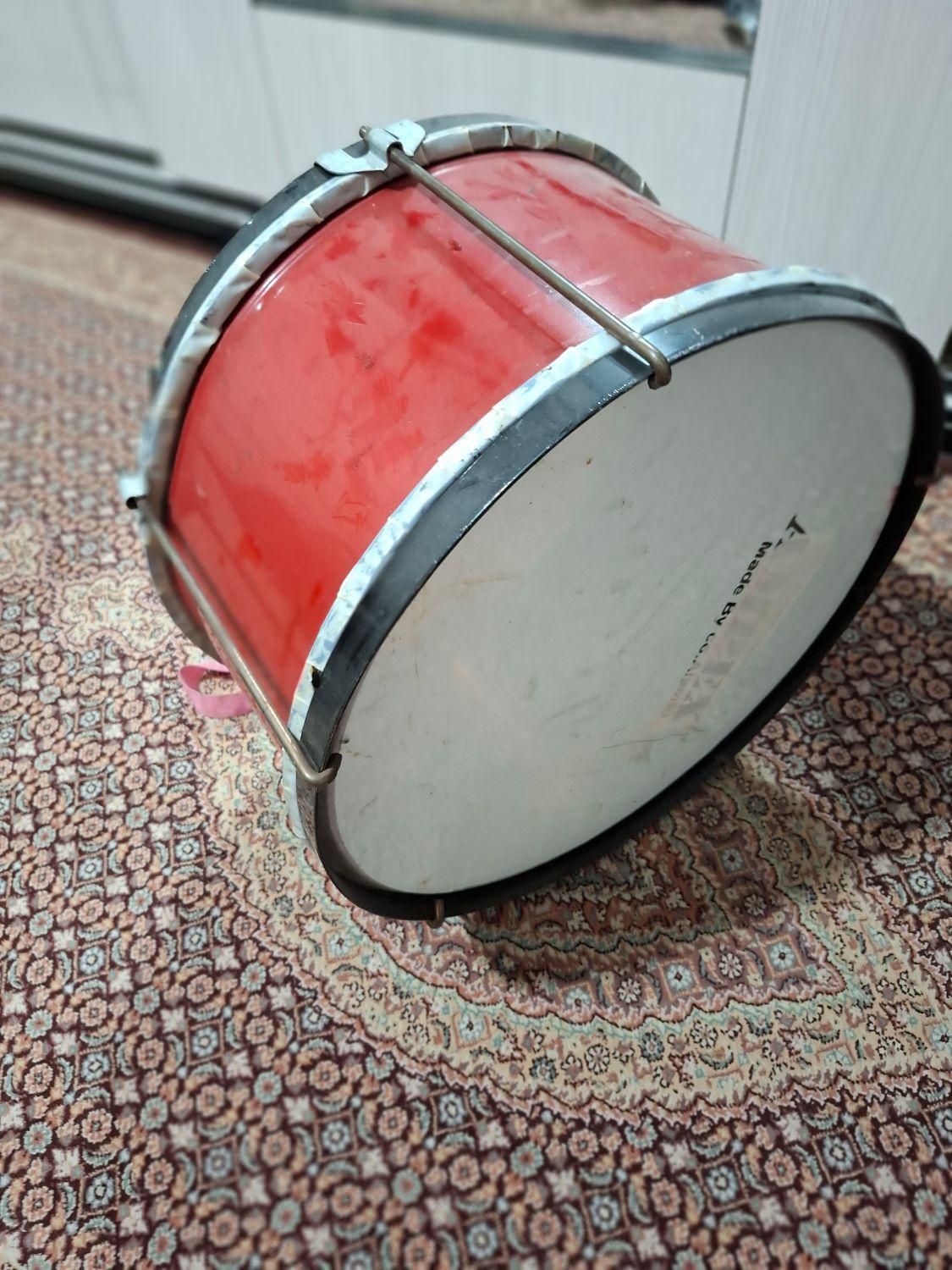 طبل ریز|درام و پرکاشن|تهران, افسریه شمالی|دیوار