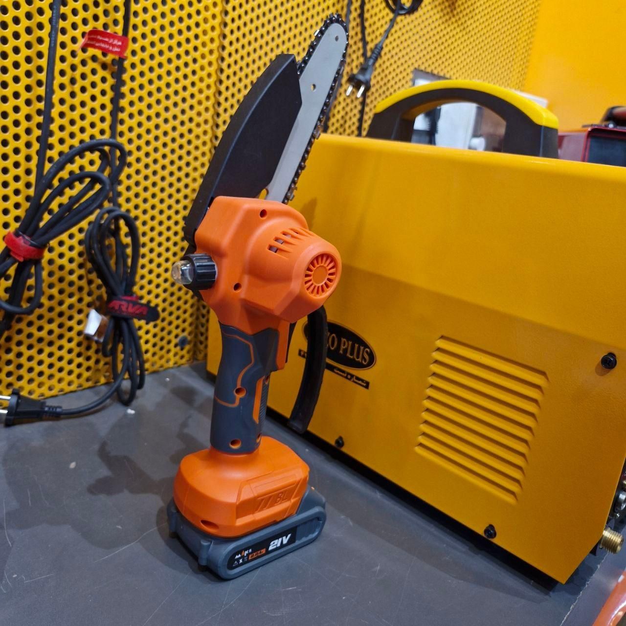 اره زنجیری شارژی 21 ولت مکس مدل ADB6|ماشین‌آلات صنعتی|مشهد, کوشش|دیوار