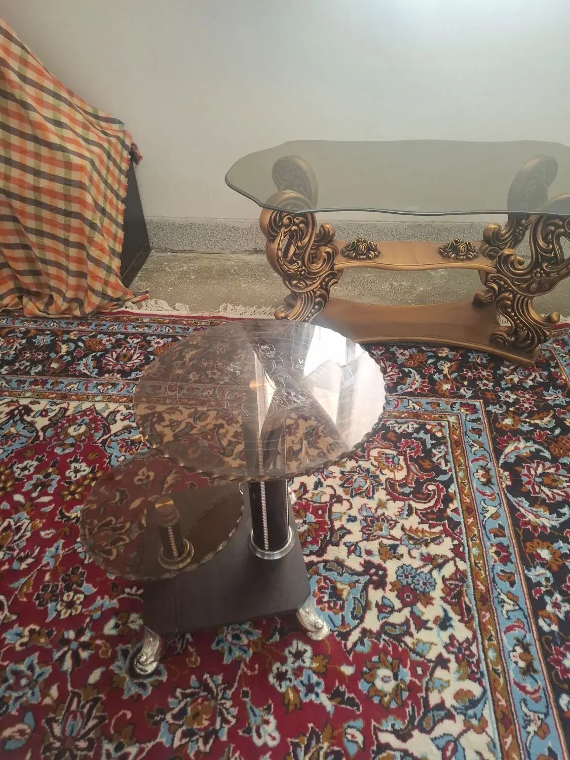 مبل ۷ نفره همراه ممیز جلو مبلی و۲عدد عسلی|مبلمان خانگی و میز عسلی|گلپایگان, |دیوار