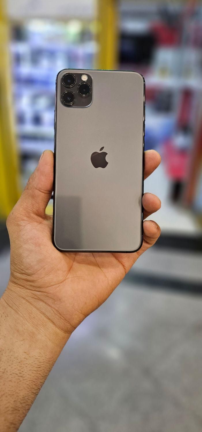 اپل iPhone 11 Pro Max با حافظهٔ ۲۵۶ گیگابایت|موبایل|شیراز, زند|دیوار