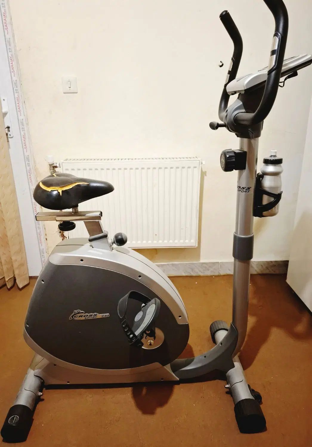 دوچرخه ثابت کراس اسپرت|تجهیزات ورزشی|صدرا-فارس, فاز ۱|دیوار