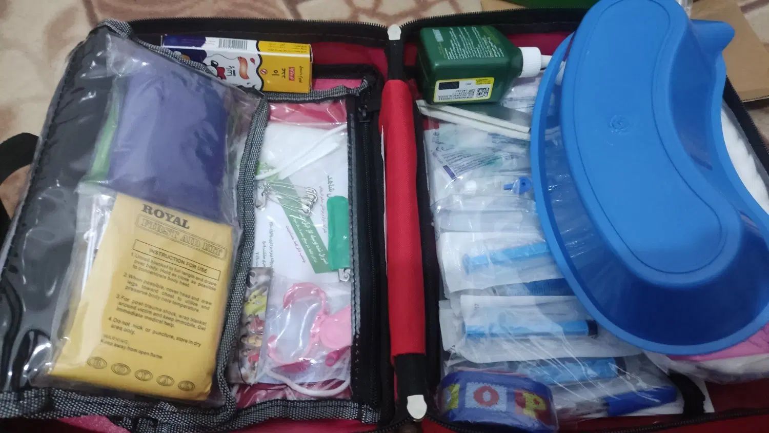 کیف کمکهای اولیه و دستگاه فشارسنج عقربه‌ای|آرایشی، بهداشتی، درمانی|شهریار, شهریار|دیوار