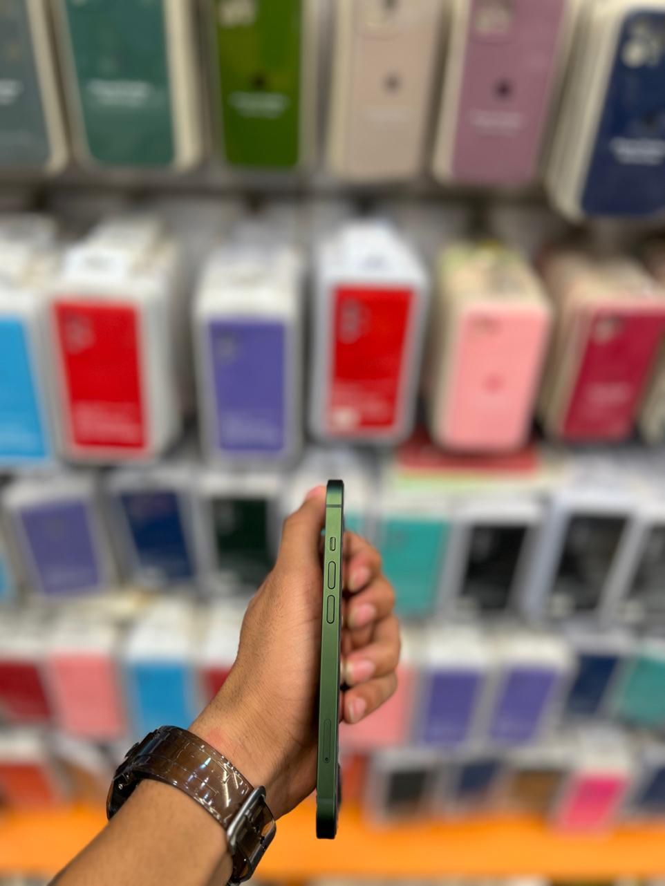 اپل iPhone 13 با حافظهٔ ۱۲۸ گیگابایت|موبایل|یزد, |دیوار