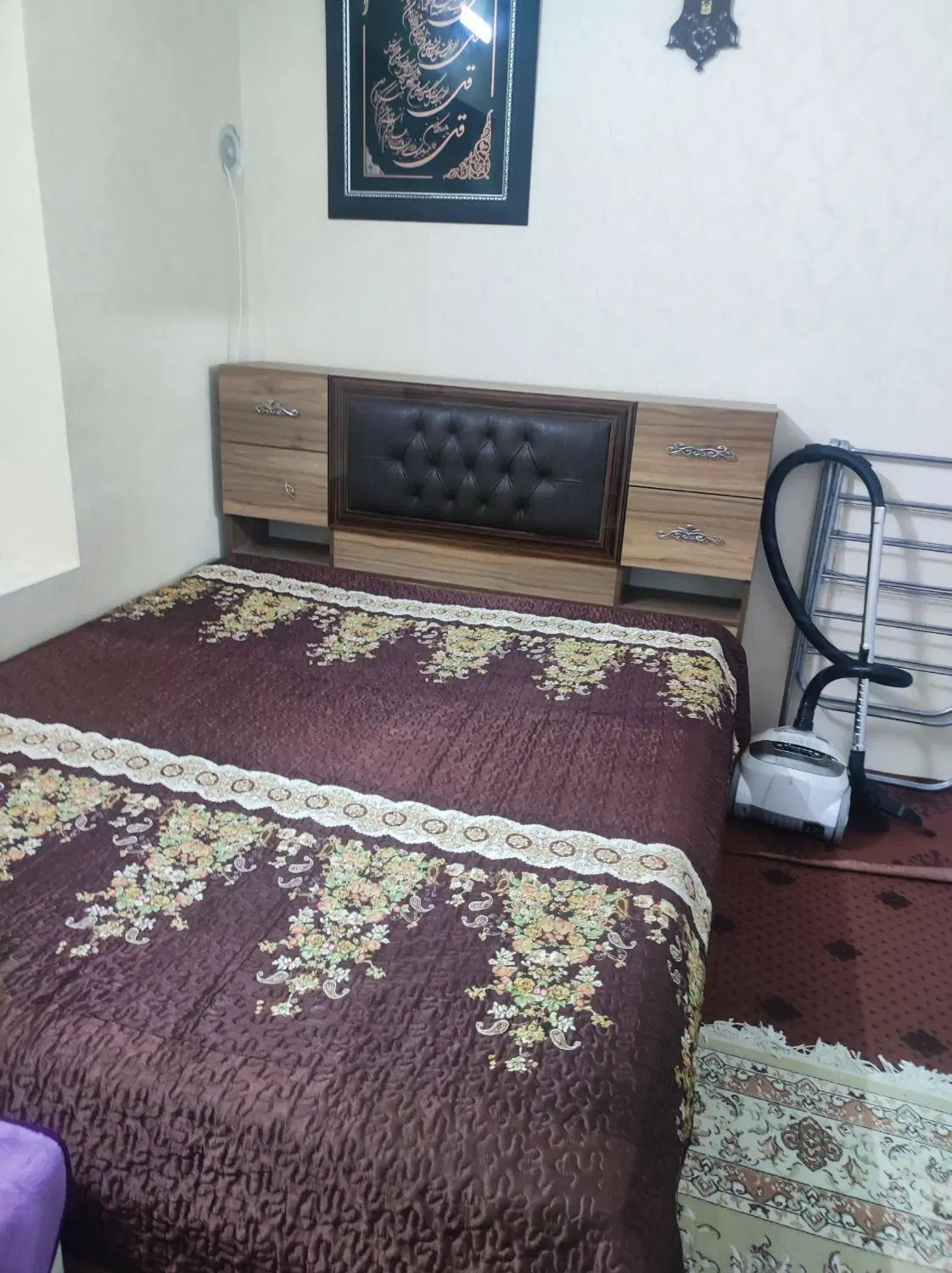 تخت دونفره چک دار بسیار تمیز سالم کلی جا داره|تخت و سرویس خواب|مشهد, یوسفیه (شهرک غرب)|دیوار