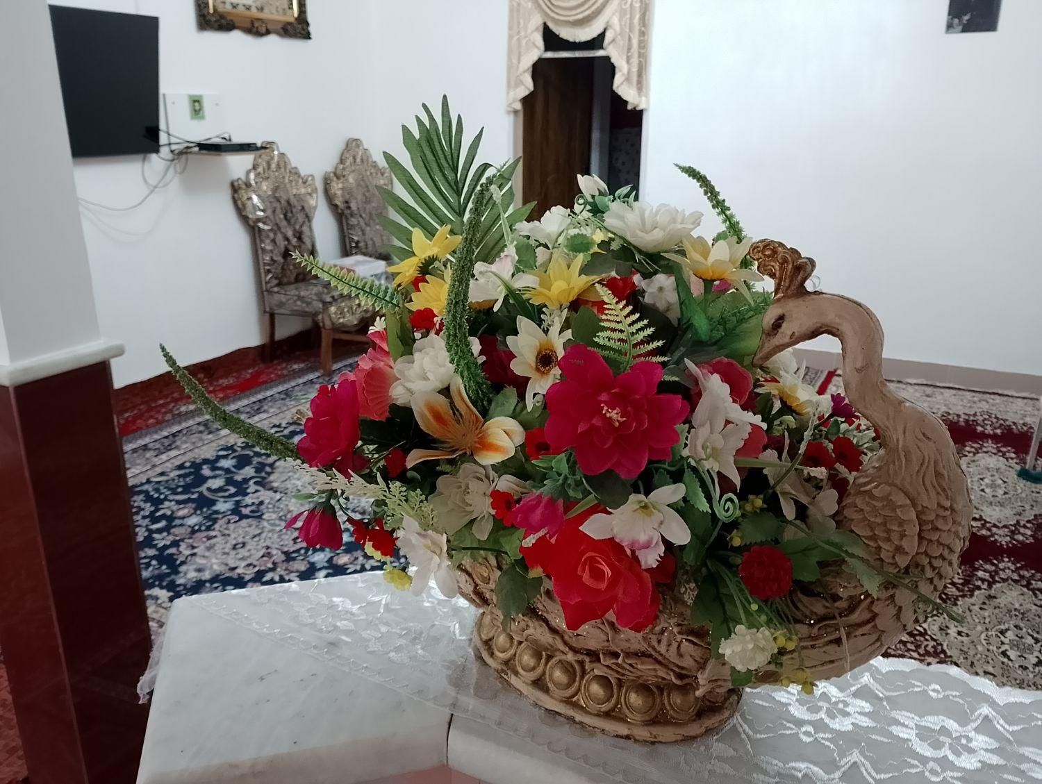 مجسمه طاووس باگل مصنوعی|گل مصنوعی|تاکستان, |دیوار