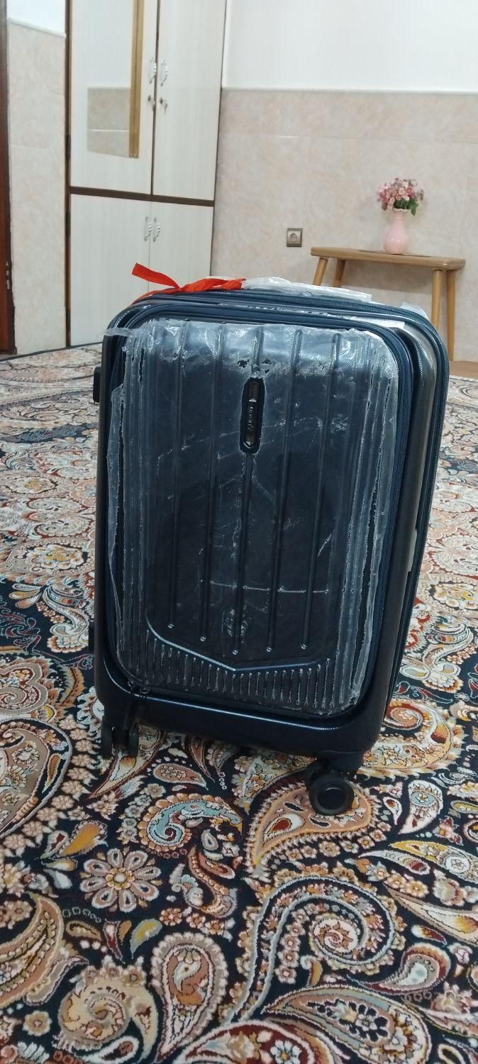 چمدان سامیت کوچک درحدنو|کیف، کفش، کمربند|قم, نیروگاه|دیوار