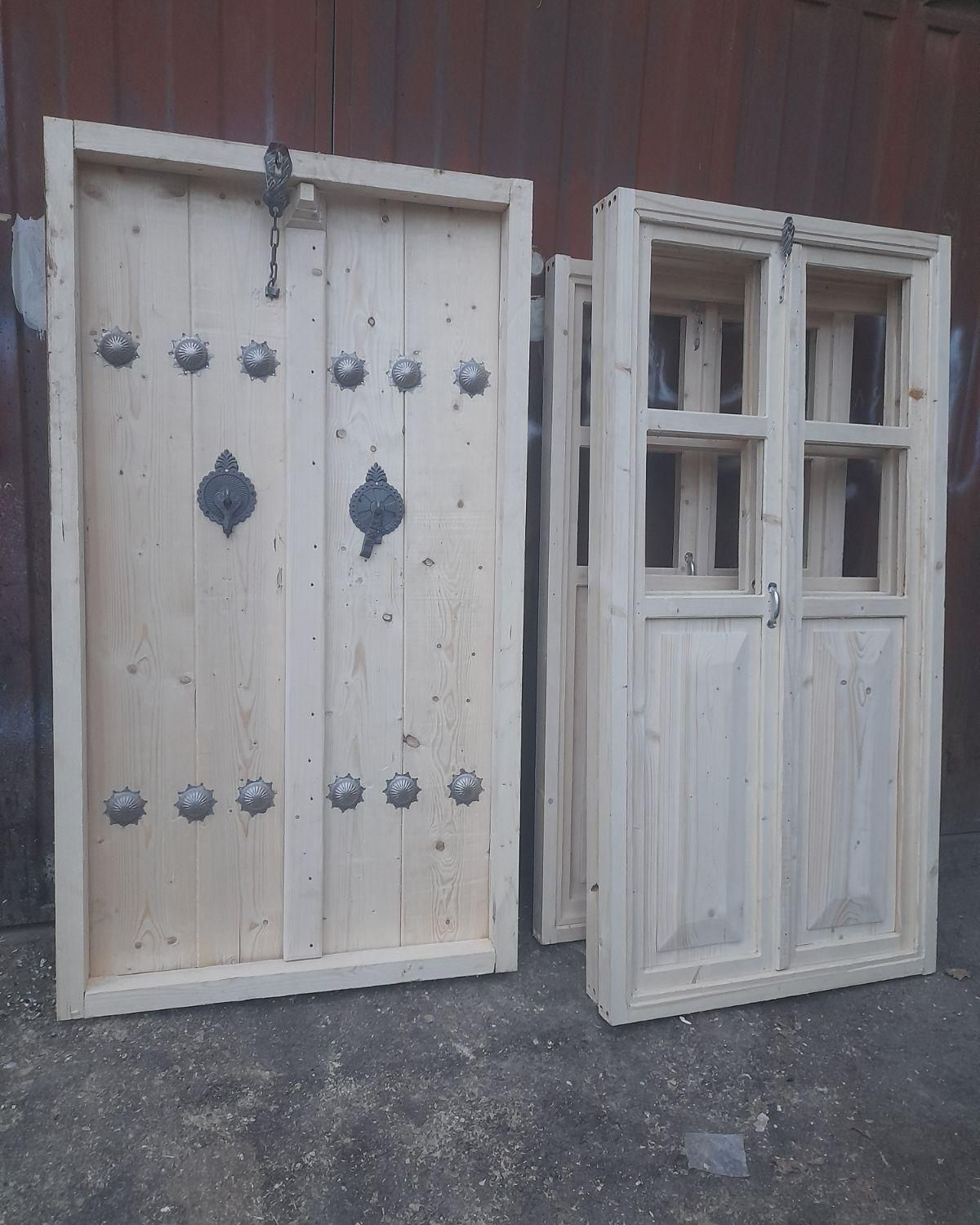 ساخت انواع در و پنجره‌ای چوبی|خدمات پیشه و مهارت|سنندج, |دیوار