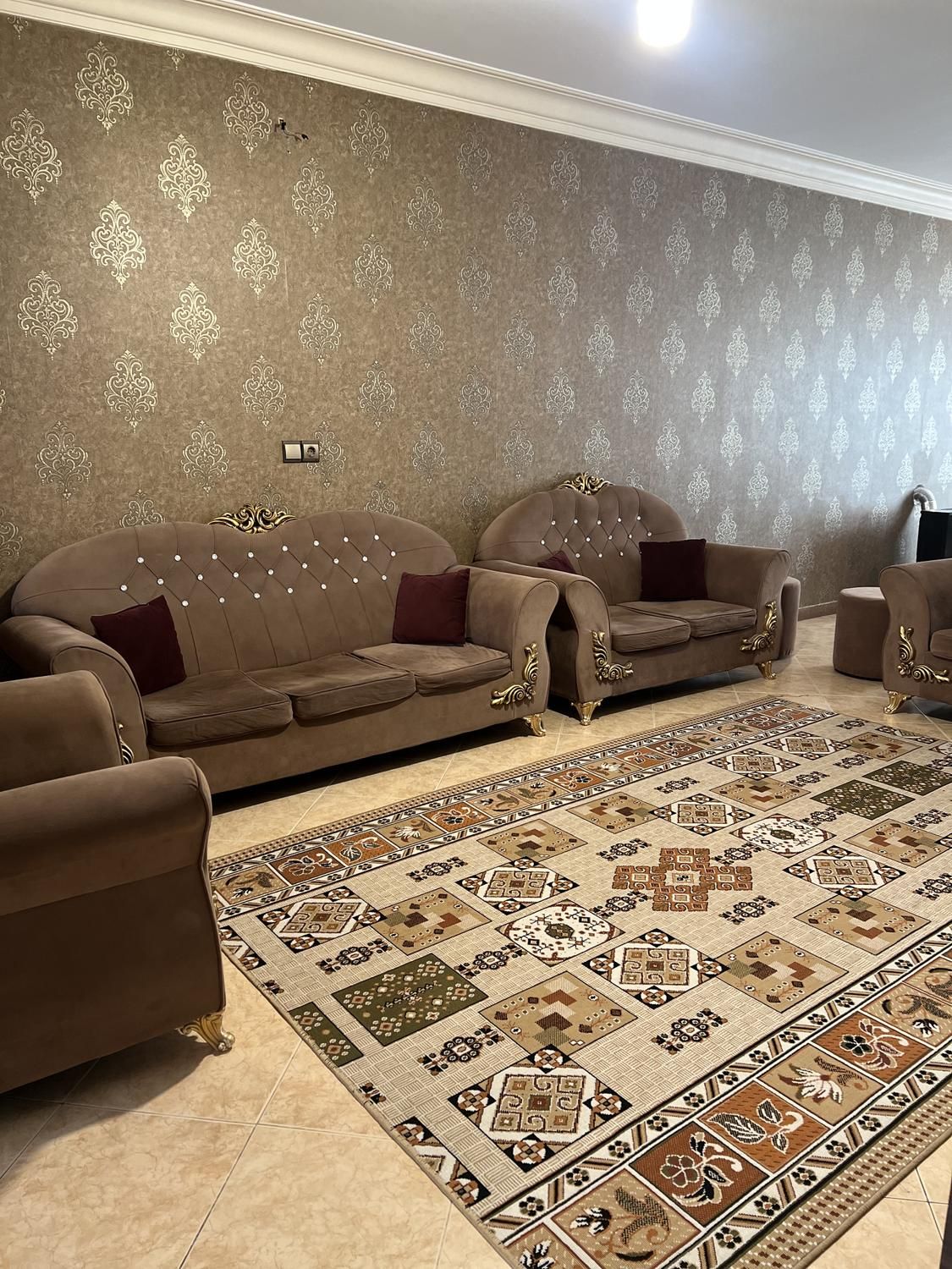 آپارتمان مبله شیخ صدوق|اجارهٔ کوتاه‌مدت آپارتمان و سوئیت|اصفهان, تخت فولاد|دیوار