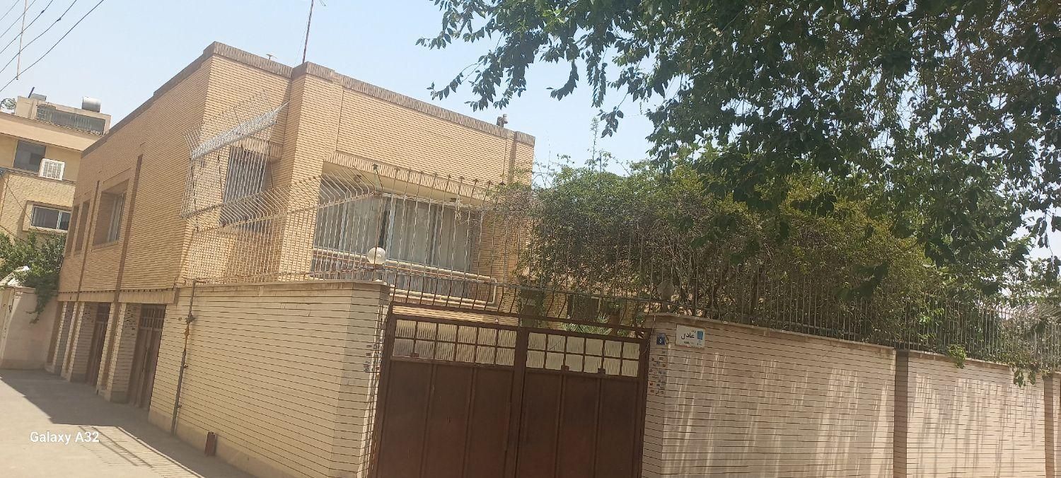 ۵۰۰ متر خونه ویلایی در دوطبقه بر خیابان فروغی|اجارهٔ خانه و ویلا|اصفهان, جامی|دیوار