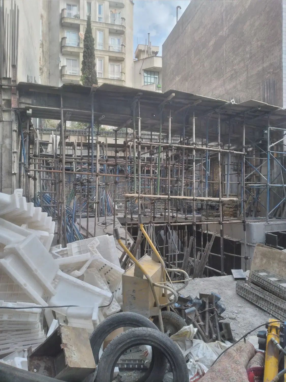 تعداد ۵ نفر اوستاکار آرماتوربند نیازمندیم|استخدام معماری، عمران و ساختمانی|تهران, قیطریه|دیوار