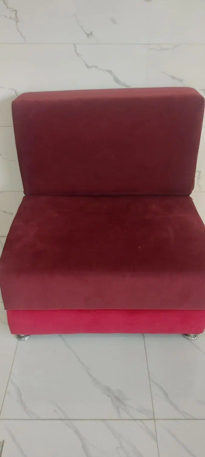 مبل ۲نفره.صندلی ۲نفره.کاناپه حراج ۷۰۰هزار|مبلمان خانگی و میز عسلی|اصفهان, عسگریه|دیوار