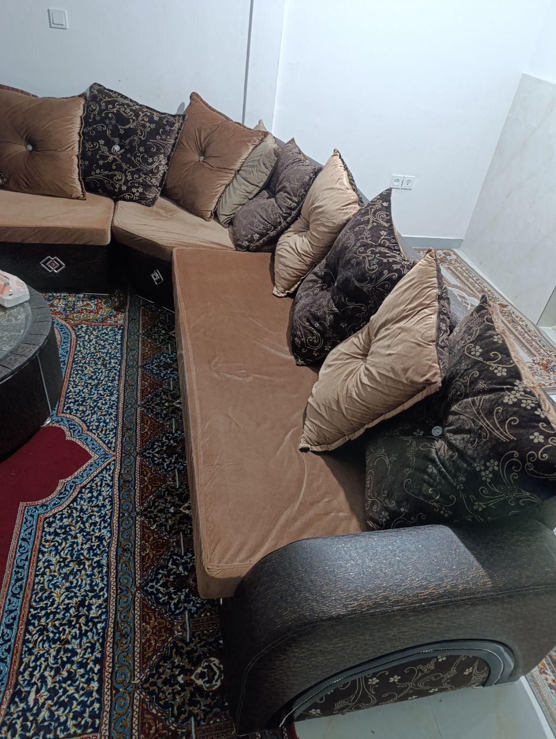 مبل هفت نفره با میز وعسلی|مبلمان خانگی و میز عسلی|بندرعباس, |دیوار