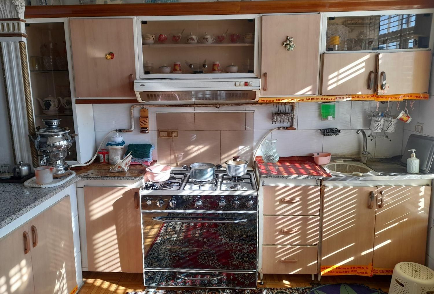 کابینت فلزی جنس درجه یک قدیم|آب‌چکان و نظم‌دهنده ظروف|نیشابور, فضل|دیوار