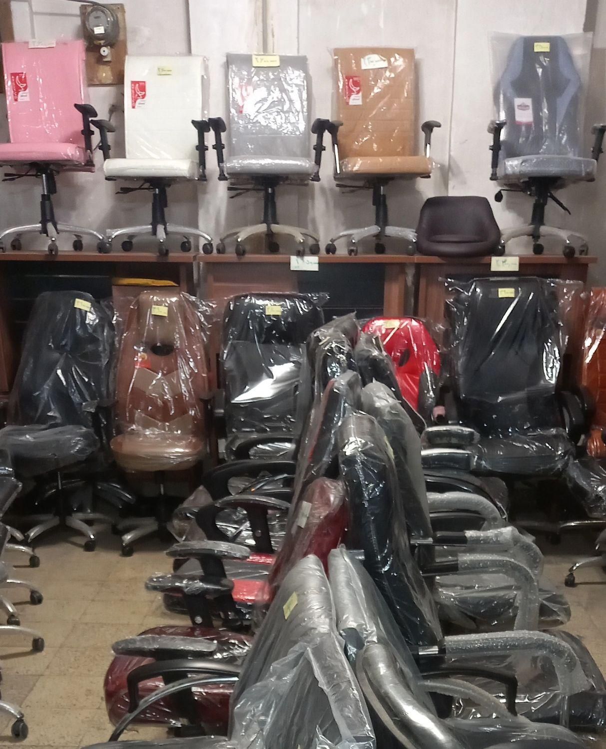 فروش انواع صندلی اداری .ویلایی. گیمینگ|صندلی و نیمکت|اراک, |دیوار