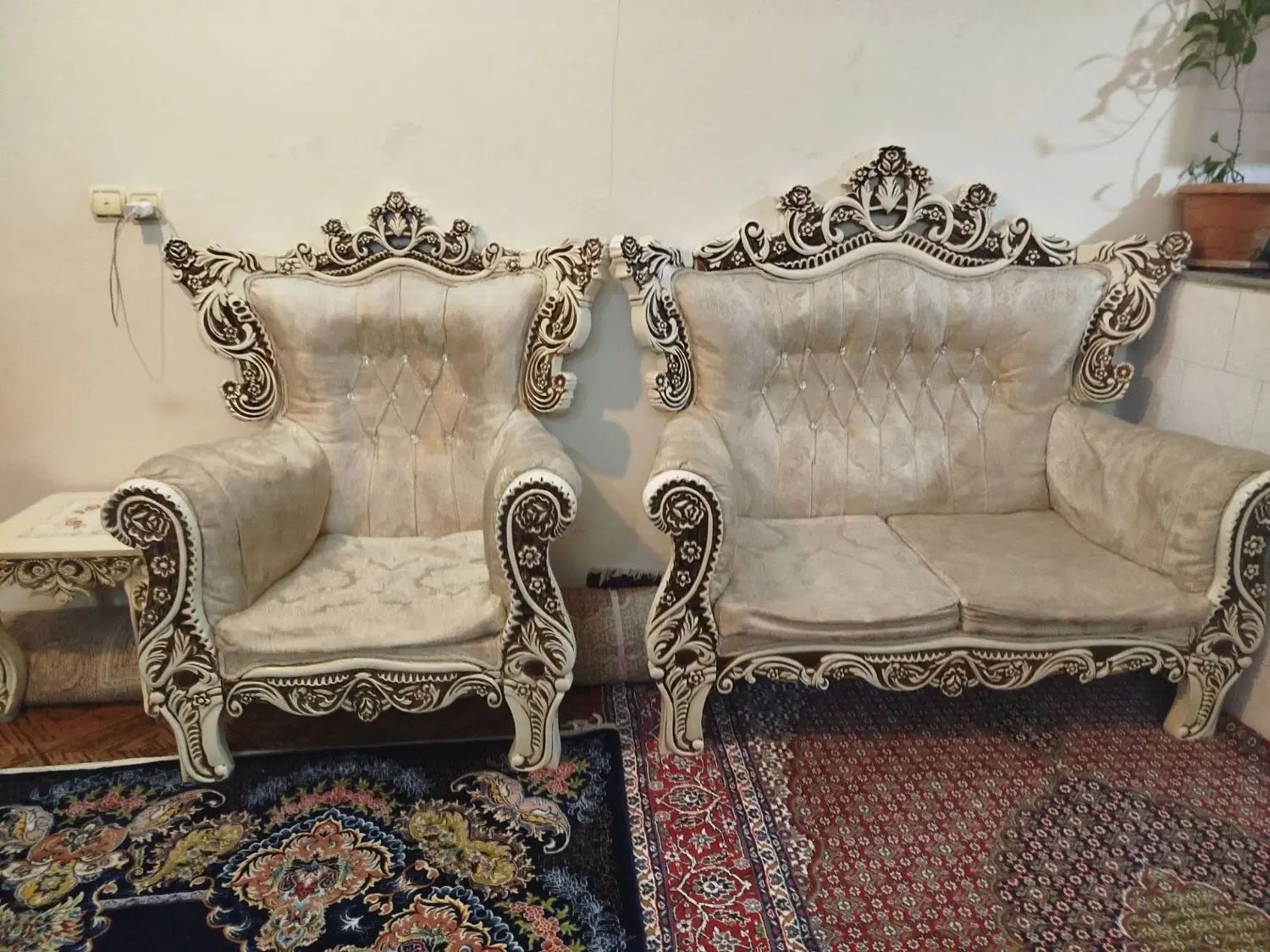 مبل هفت نفره مدل سلطنتی همراه با میز عسلی|مبلمان خانگی و میز عسلی|اردبیل, |دیوار