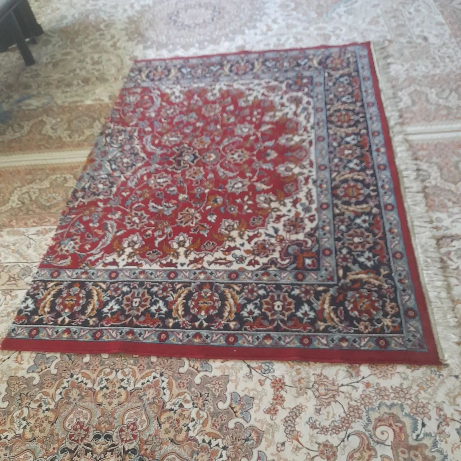فرش ۲در۱۴۲ سانت زرشکی بدون سوختگی ۵۰۰تومان|فرش|مشهد, هنرور|دیوار