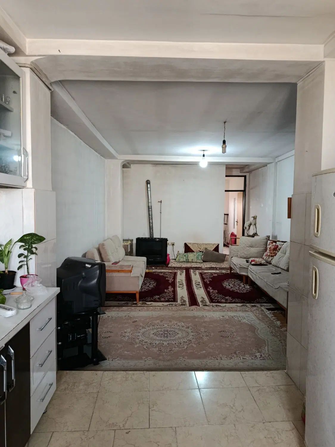 آپارتمان طبقه اول روبنما پارکینگ شماره گذاری شده|فروش آپارتمان|کرج, کمال‌شهر|دیوار
