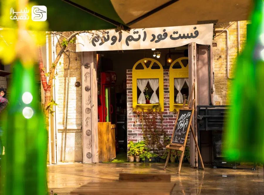 صندوق دار خانم و سالن دار اقا و خانم در رستوران|استخدام خدمات فروشگاه و رستوران|شیراز, بازار|دیوار